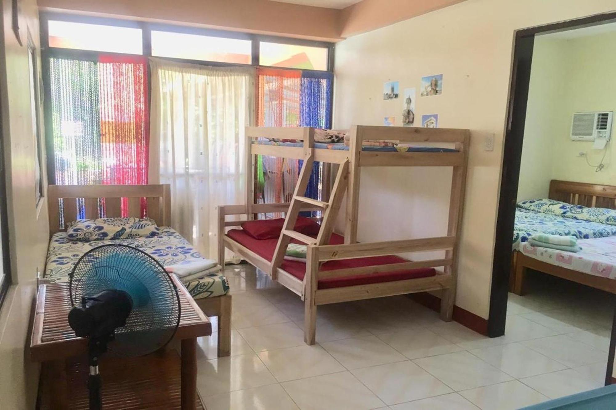 Larosa Hostel Puerto Princesa Buitenkant foto