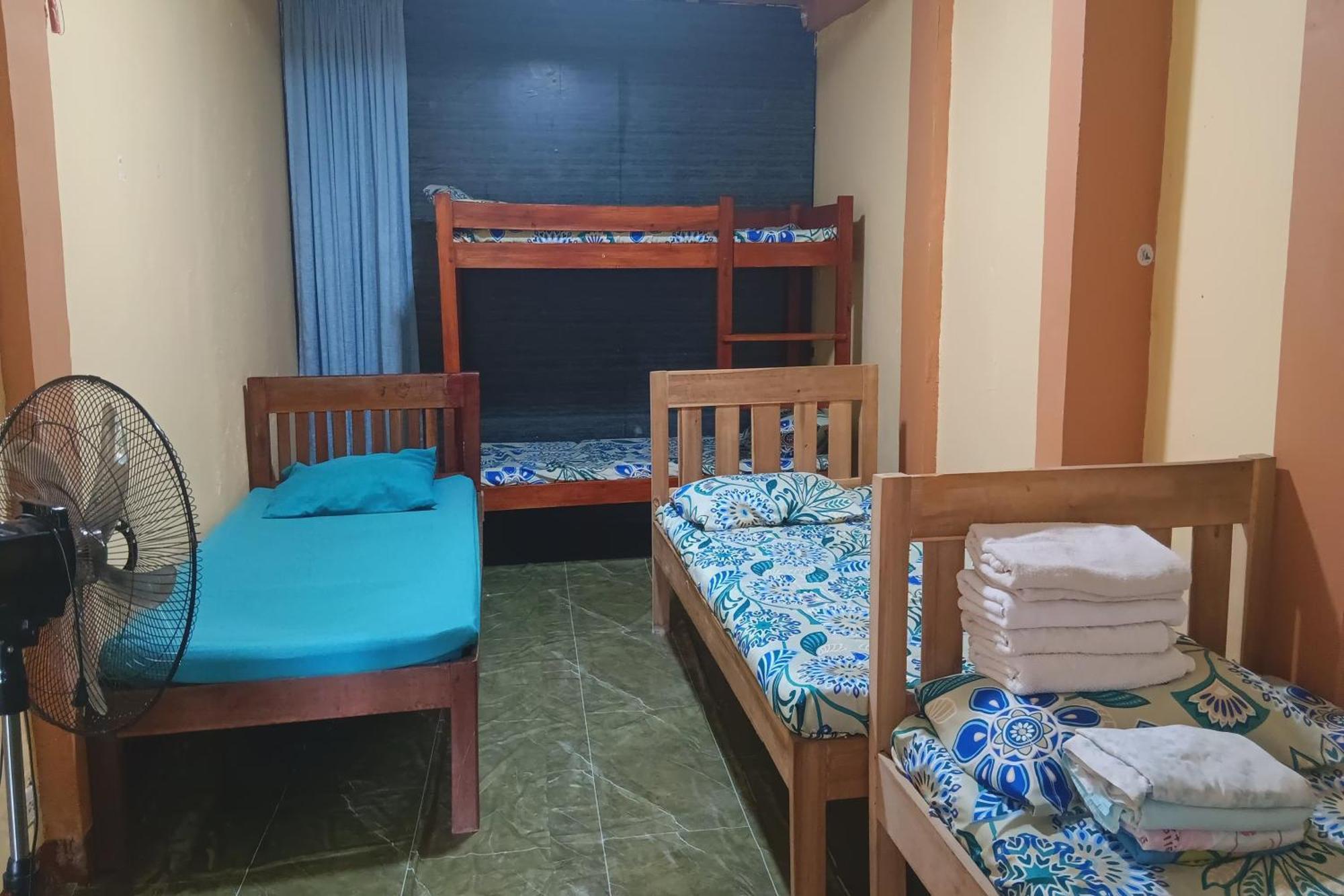 Larosa Hostel Puerto Princesa Buitenkant foto